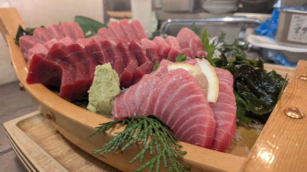 本マグロの舟盛り。赤身・中トロ・大トロ