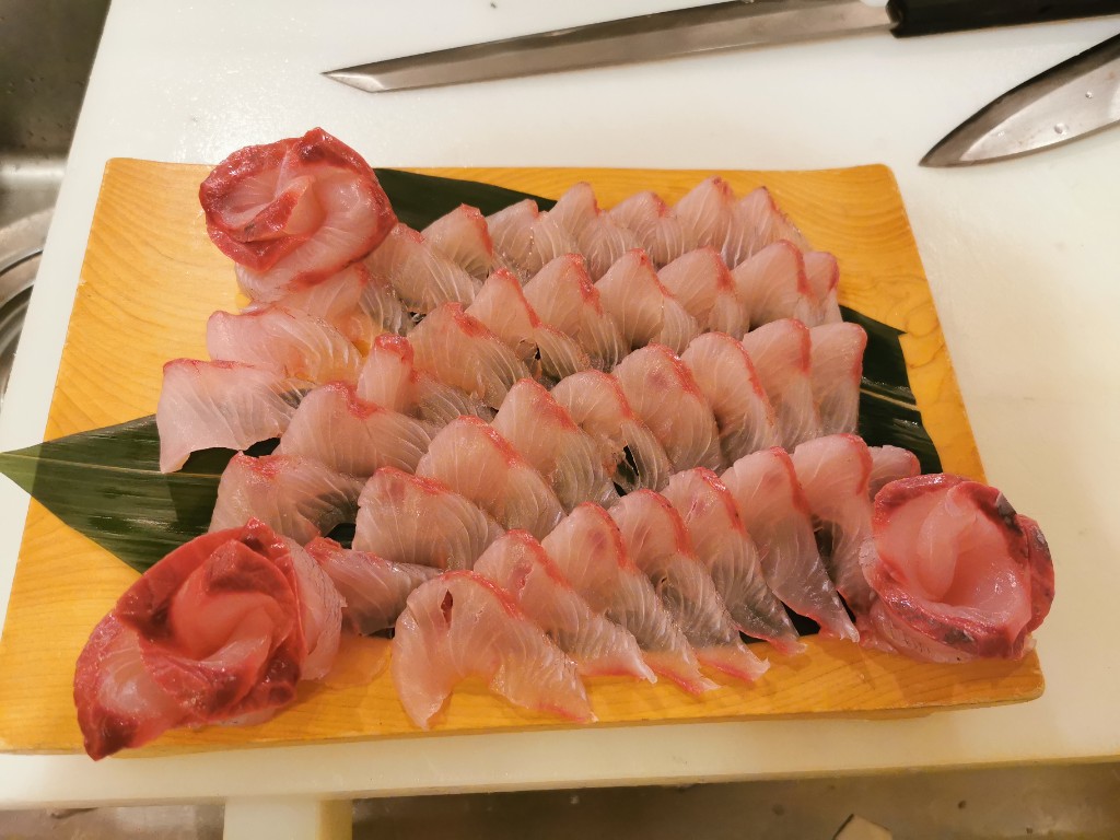 鯛の薄造り
